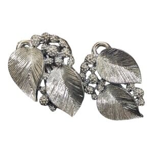 Lisner Vintage‎ Silver Tone Leaf Clip On Earrings Signed Retro Costume Jewelry